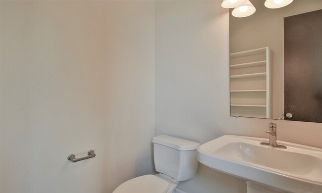 Building Photo - 39 Paloma Bend Pl