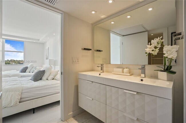 Building Photo - 6770 Indian Creek Dr