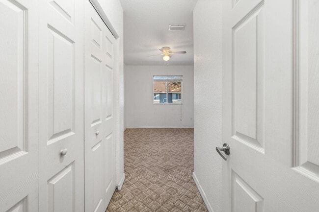 Building Photo - 1927 Alamanda Way