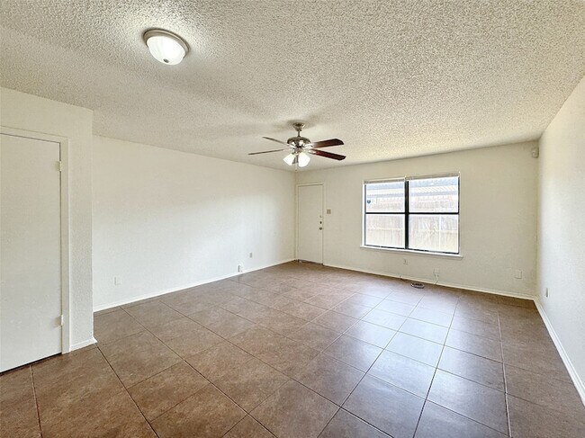 Building Photo - 1024 Southmoor Dr