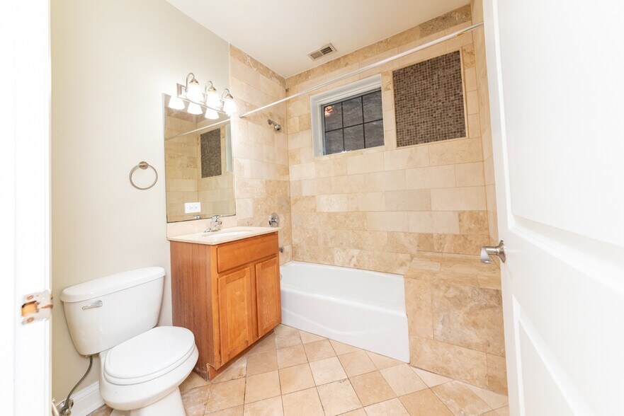 Building Photo - 6217 S Kimbark Ave