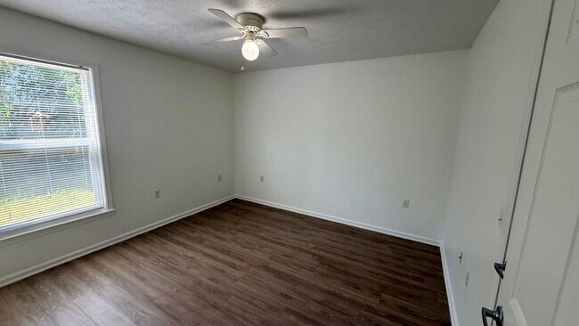 Building Photo - 9127 Laird St