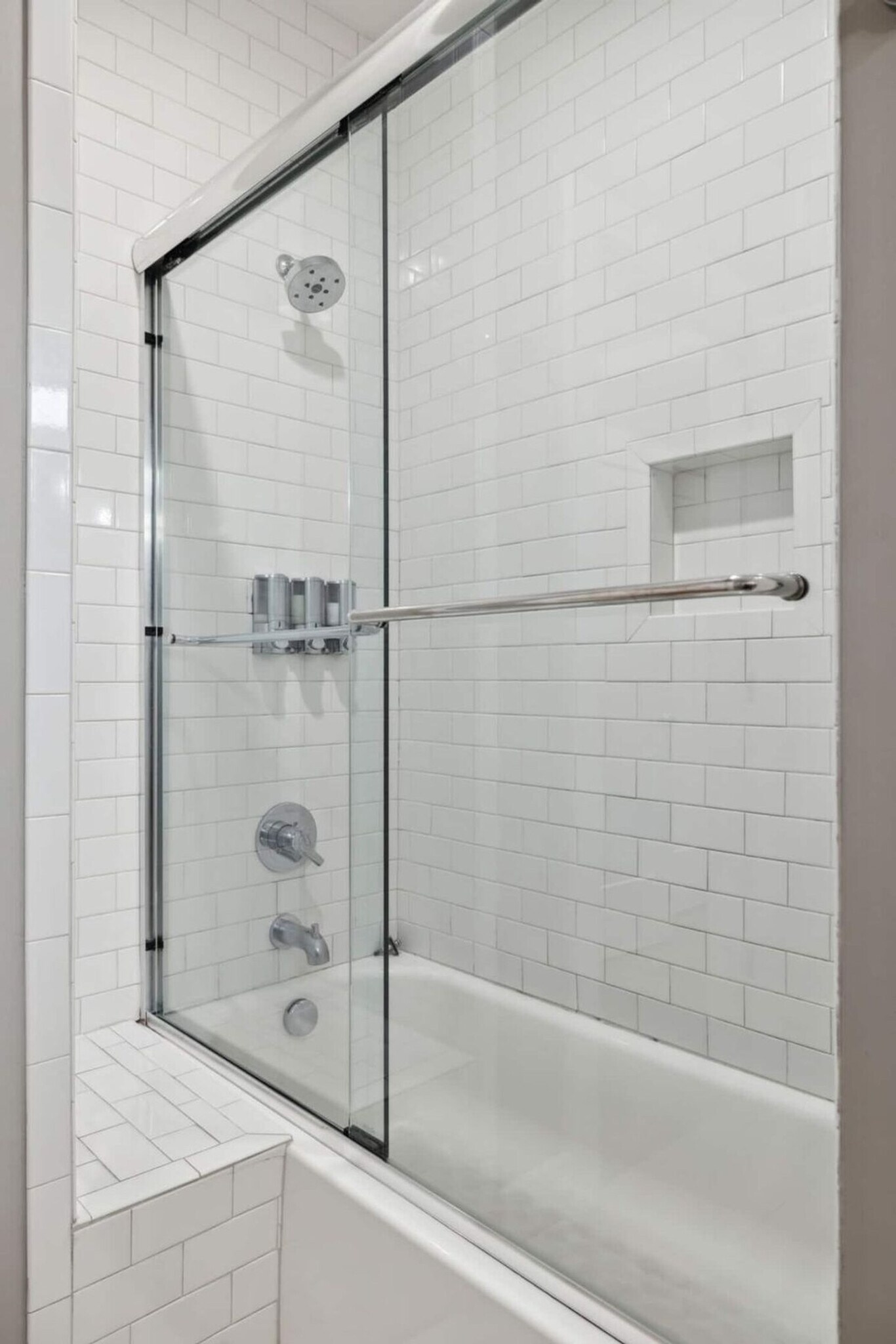 Building Photo - 425b 36th Ave N