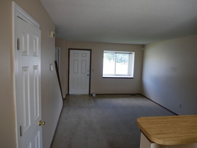Building Photo - 7612 Clover Hill Dr