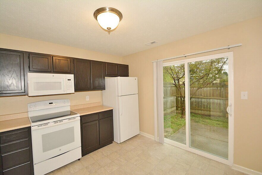 Building Photo - 4071 Dogwood Ct