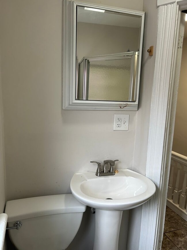 Building Photo - Updated 3-Bedroom, 1-Bathroom Home in Lanc...