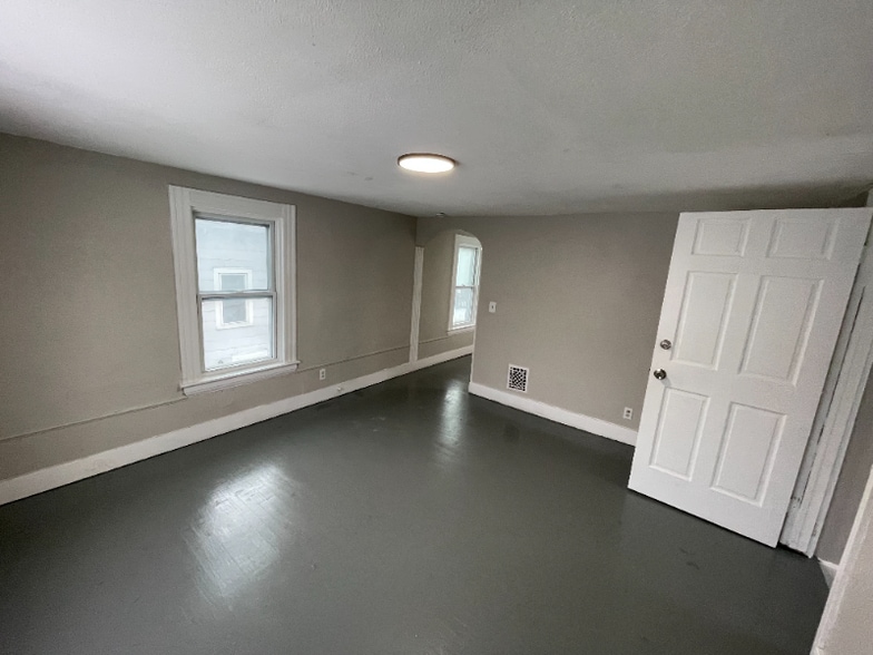 Building Photo - 1324 Brownell Ave