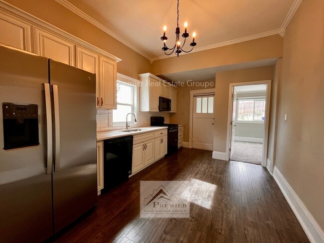 Building Photo - 2427 W Platte Ave