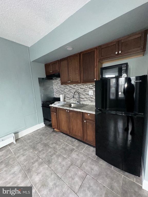 Primary Photo - 1721 N Creighton St