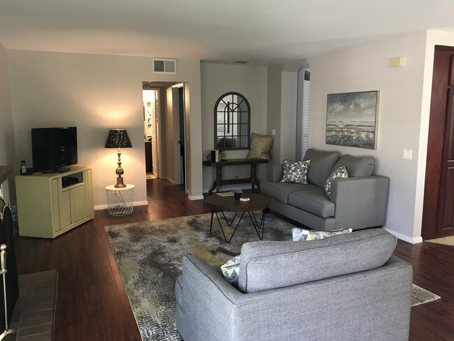 Building Photo - 20848 Quail Run Dr