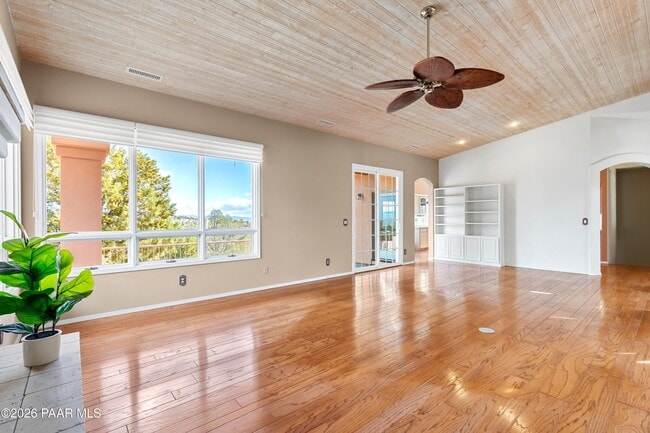 Building Photo - 2780 Whispering Way Cir