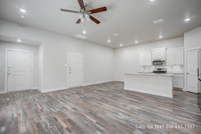 Building Photo - Gorgeous 3/2/2 in SW Lubbock