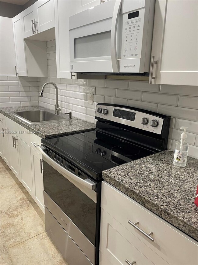 Building Photo - 11685 Canal Dr