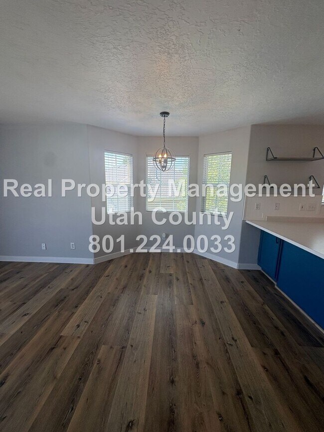 Building Photo - Half Off First Months Rent! Condo in Saratoga Springs