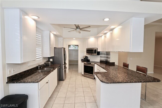 Building Photo - 5495 Freeport Ln