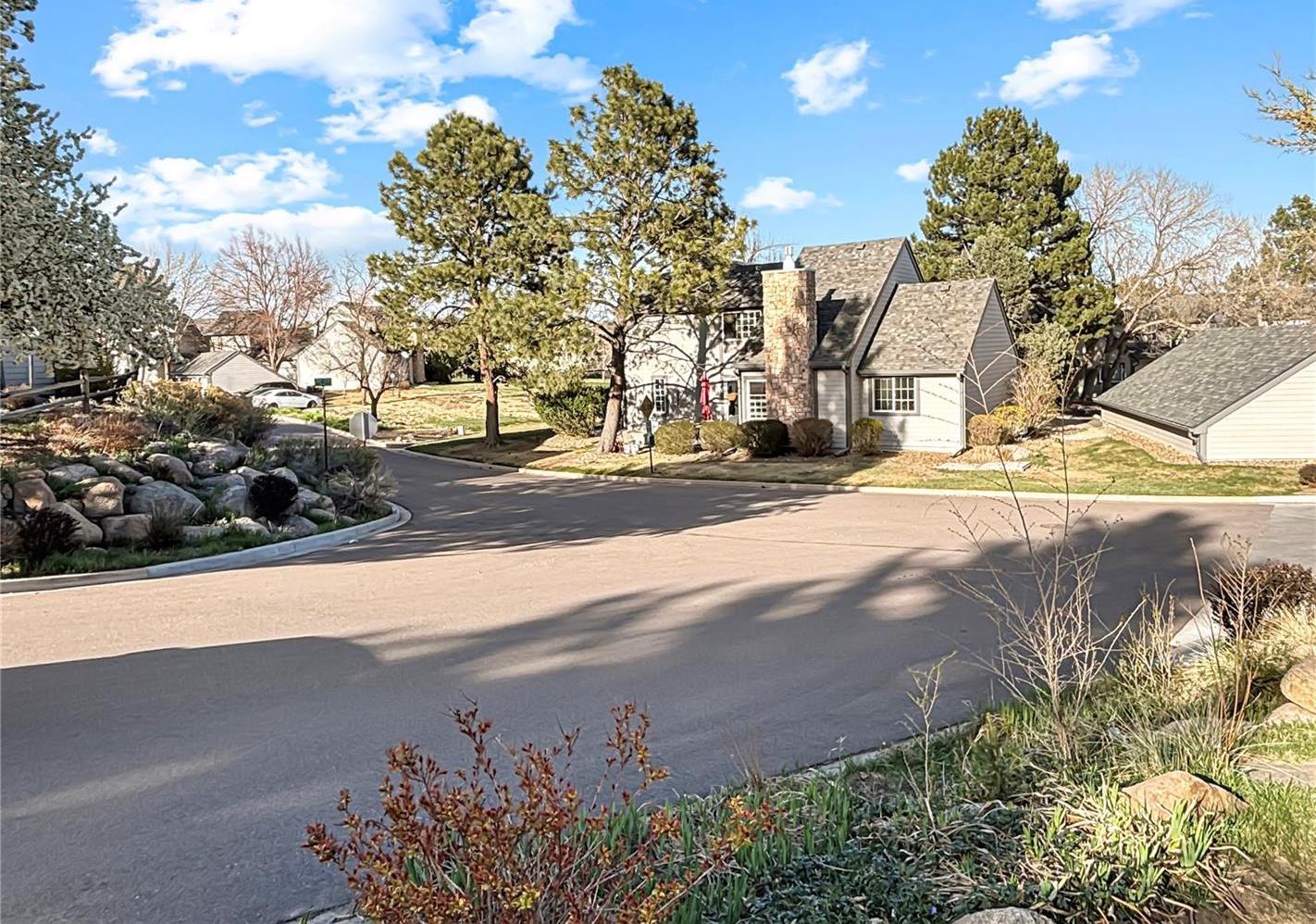 Building Photo - 422 Cobblestone Dr