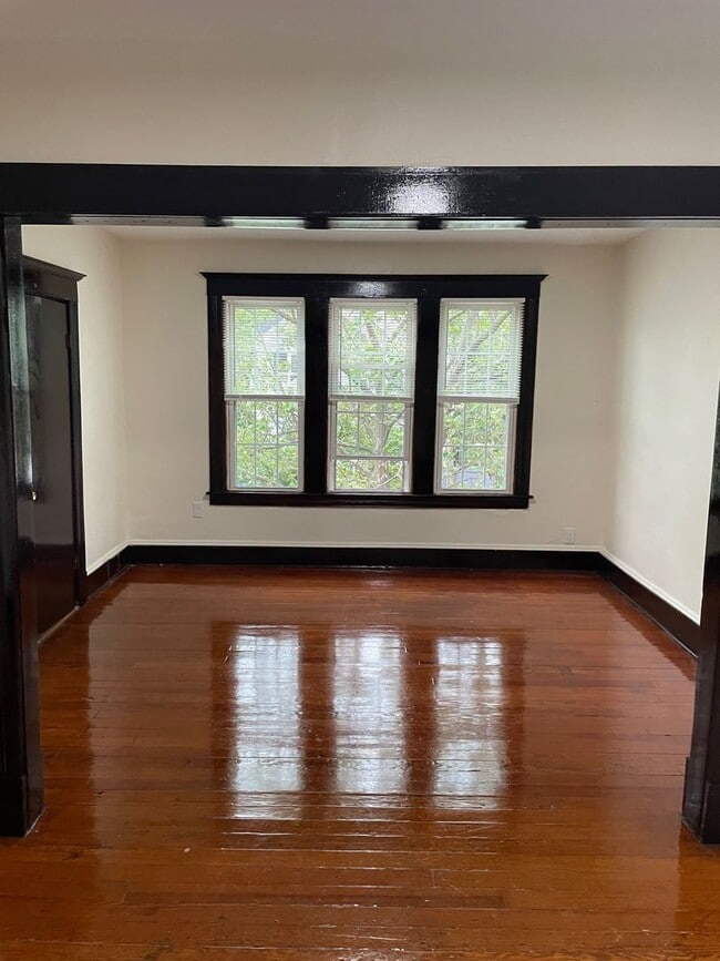 Building Photo - 236-238 College Street