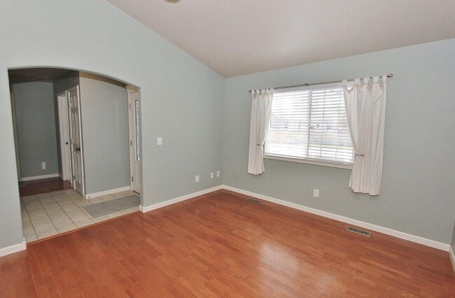 Building Photo - Clean Single-Level Home in Quiet Neighborhood