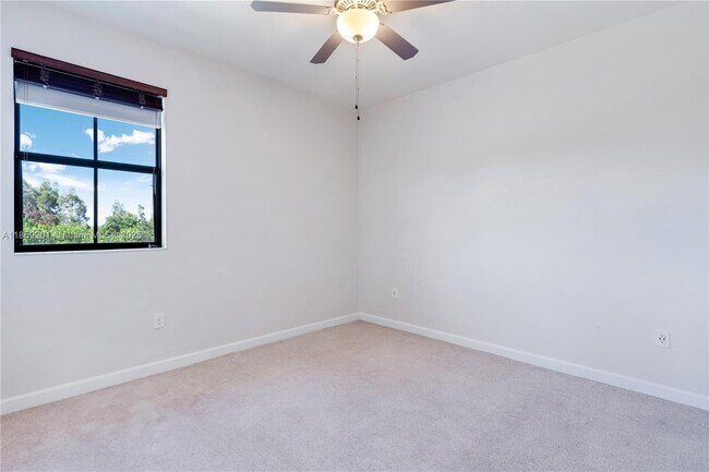 Building Photo - 16620 SW 42nd Terrace