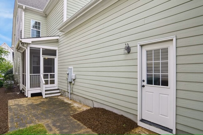 Building Photo - 1212 Sand Pine Dr