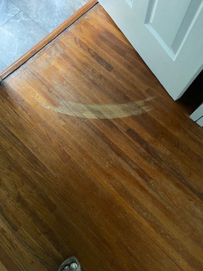 Building Photo - Beautiful 3brm, 2bath Home in Heart of Bur...