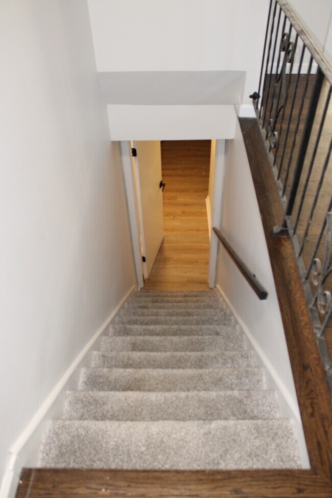 Building Photo - Beautiful 4-bedroom, 3 full baths home located in Independence, MO