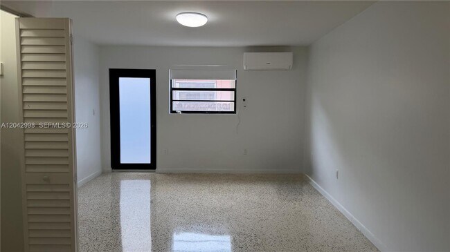 Building Photo - 612 NW 43rd Ct