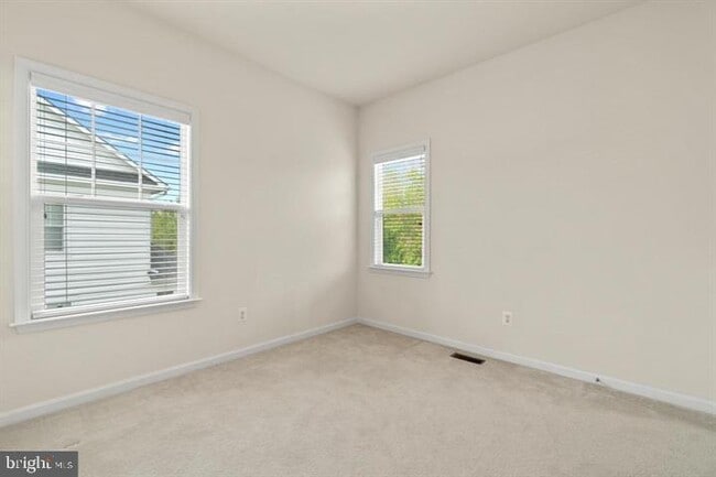 Building Photo - 14160 Catbird Dr