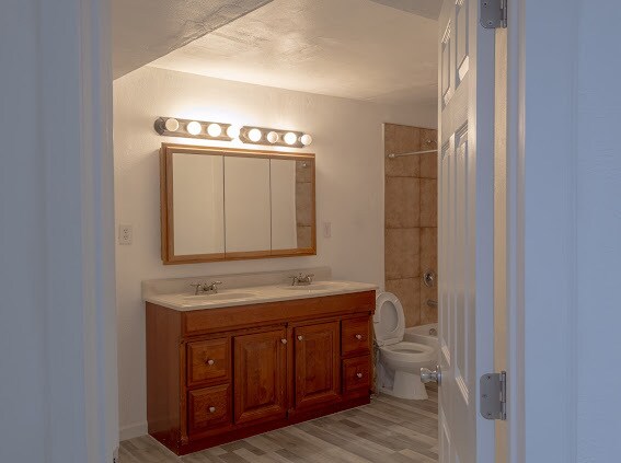 Building Photo - 1532 Venetian Way