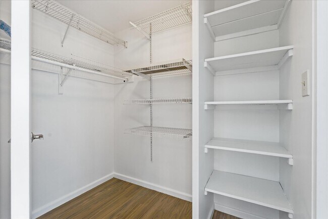 Building Photo - 1200 S Arlington Ridge Rd