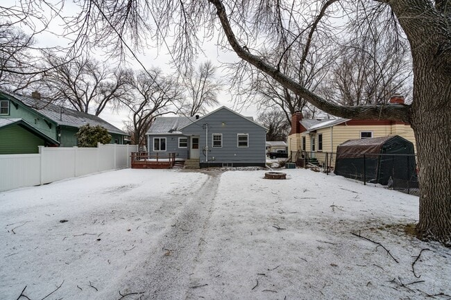 Building Photo - 1708 2nd Ave N