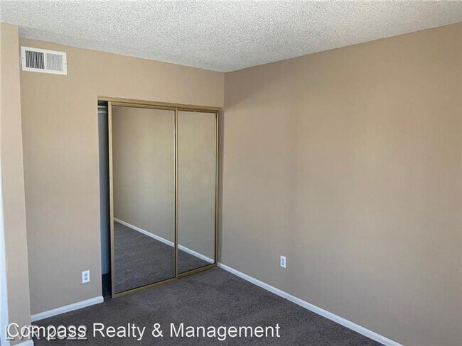 Building Photo - 3 br, 1.5 bath House - 3481 Villa Knolls S...