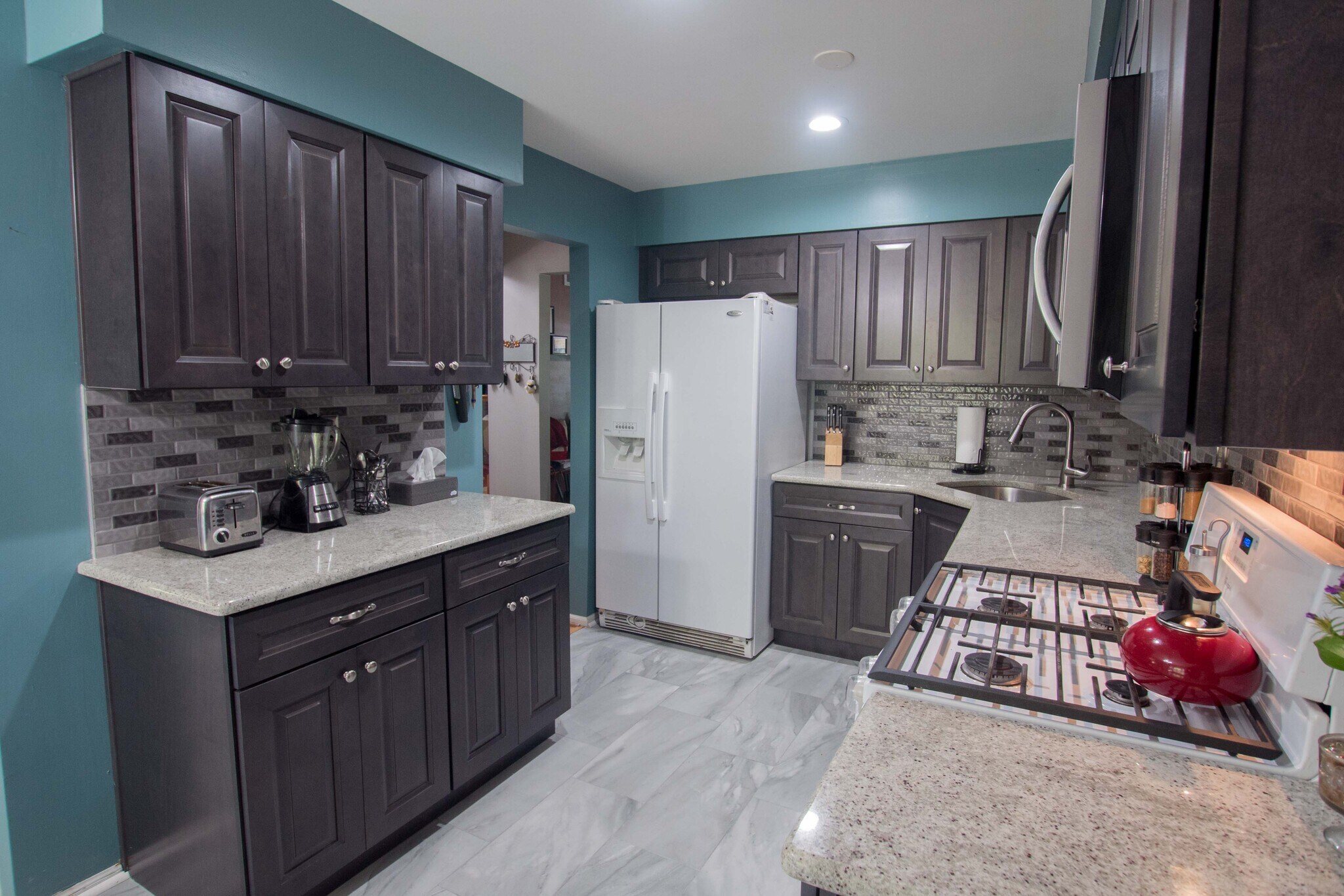 Kitchen - 103 Abbey Rd