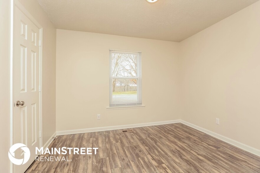 Building Photo - 1143 Woods Edge Dr