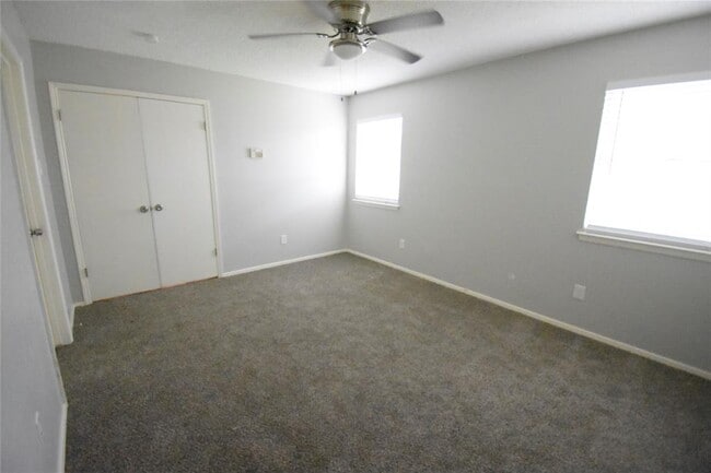Building Photo - 4603 Meadowood Dr