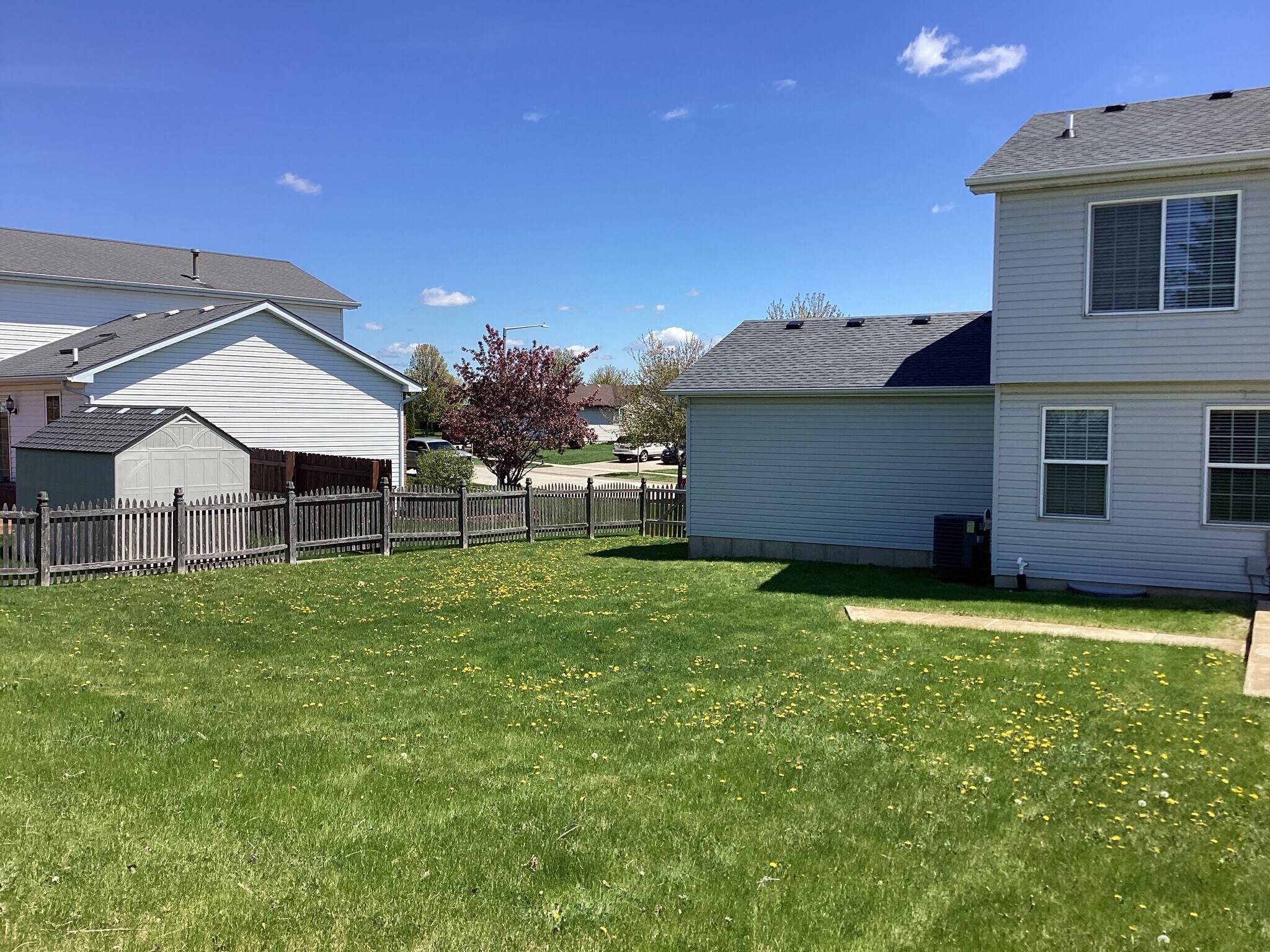 Building Photo - 1305 Bassett Dr