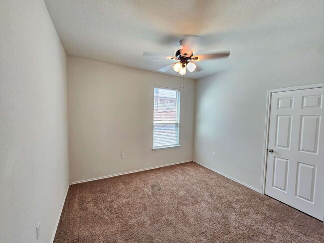 Building Photo - "Charming 3-Bed, 2-Bath Oasis in Austin!!