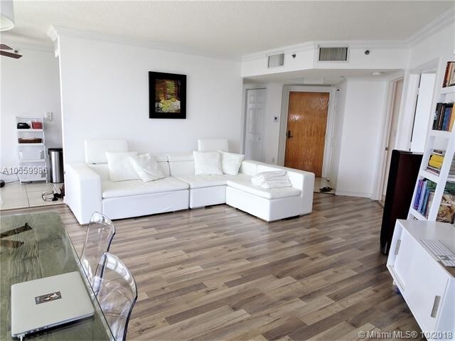 Building Photo - 7330 Ocean Terrace