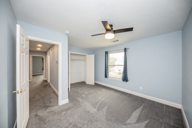 Building Photo - 206 Cheswick Cir