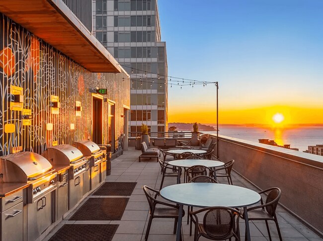 Building Photo - 311 Cedar St