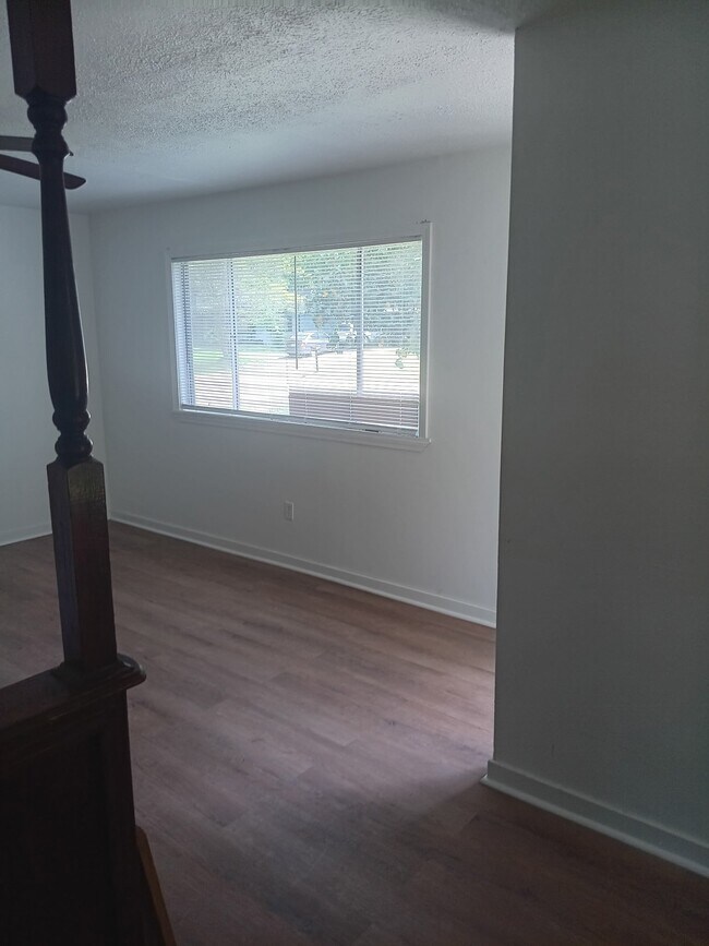 Building Photo - 2873 Teresa Dr