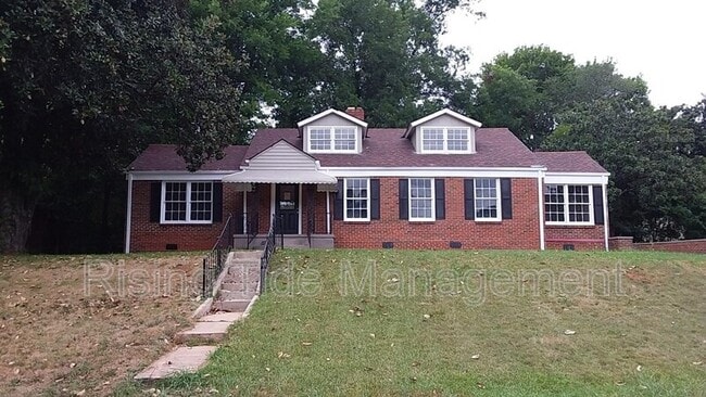 Primary Photo - 307 Bessemer Super Hwy