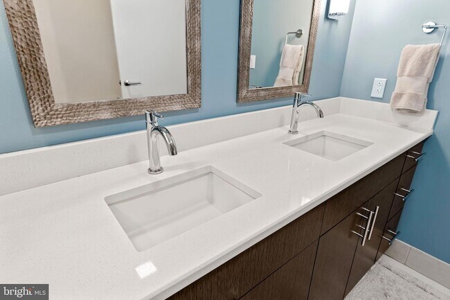 Building Photo - 1200 Steuart St