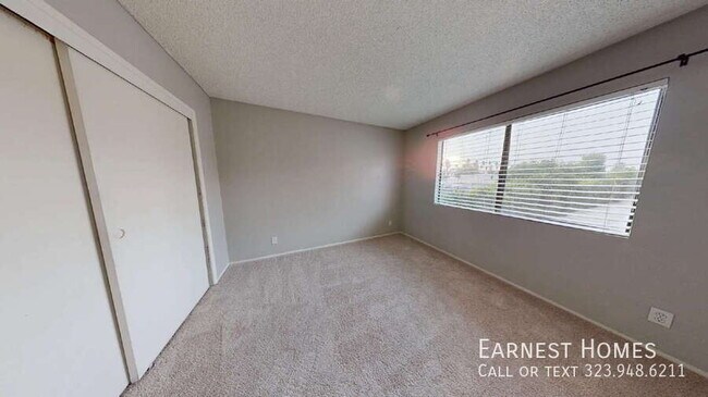 Building Photo - 7231 Balboa Blvd