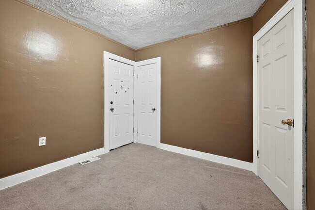 Building Photo - 16171 Cheyenne St