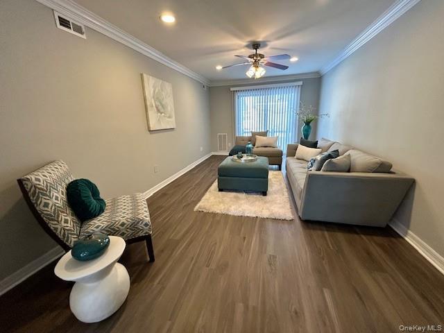 Building Photo - 44 Mainsail Dr