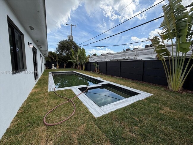 Building Photo - 9410 SW 55th St