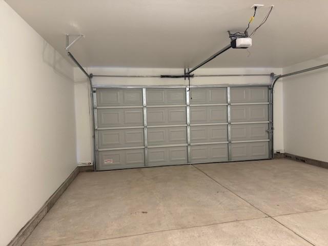 Building Photo - 16105 Wolf Crk Wy