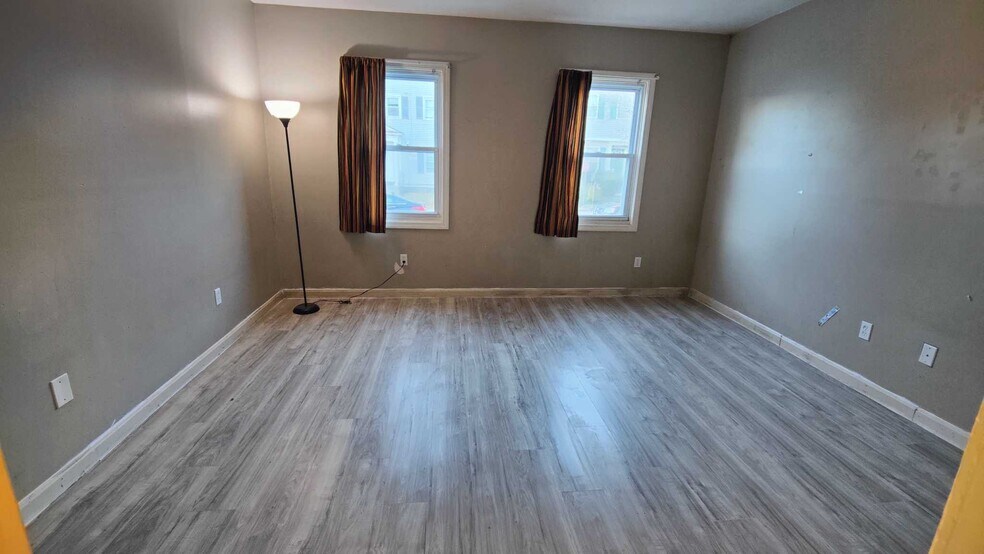 Building Photo - 167 Merrimack St