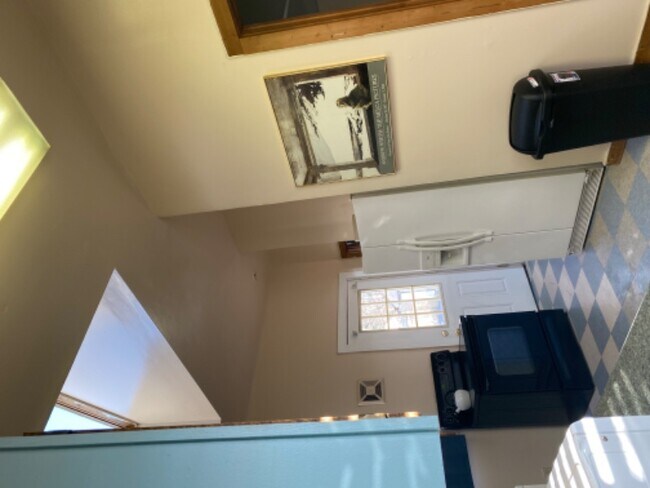 Building Photo - 18 Rogge St